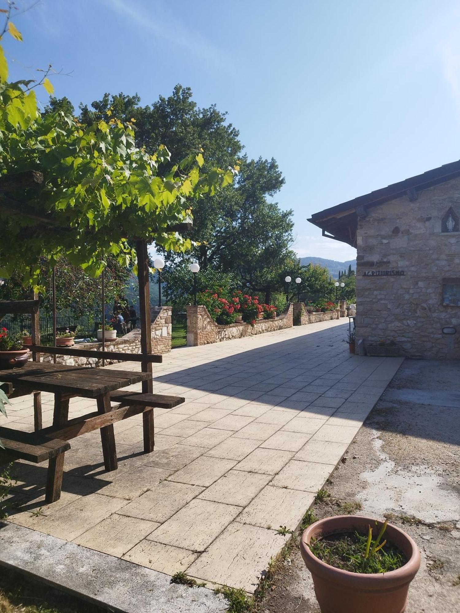 Agriturismo Le Cascine Castel di Tora Εξωτερικό φωτογραφία
